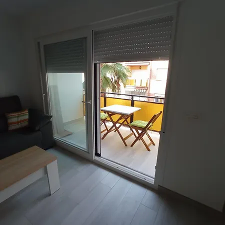 A 2min De La Playa Homestay